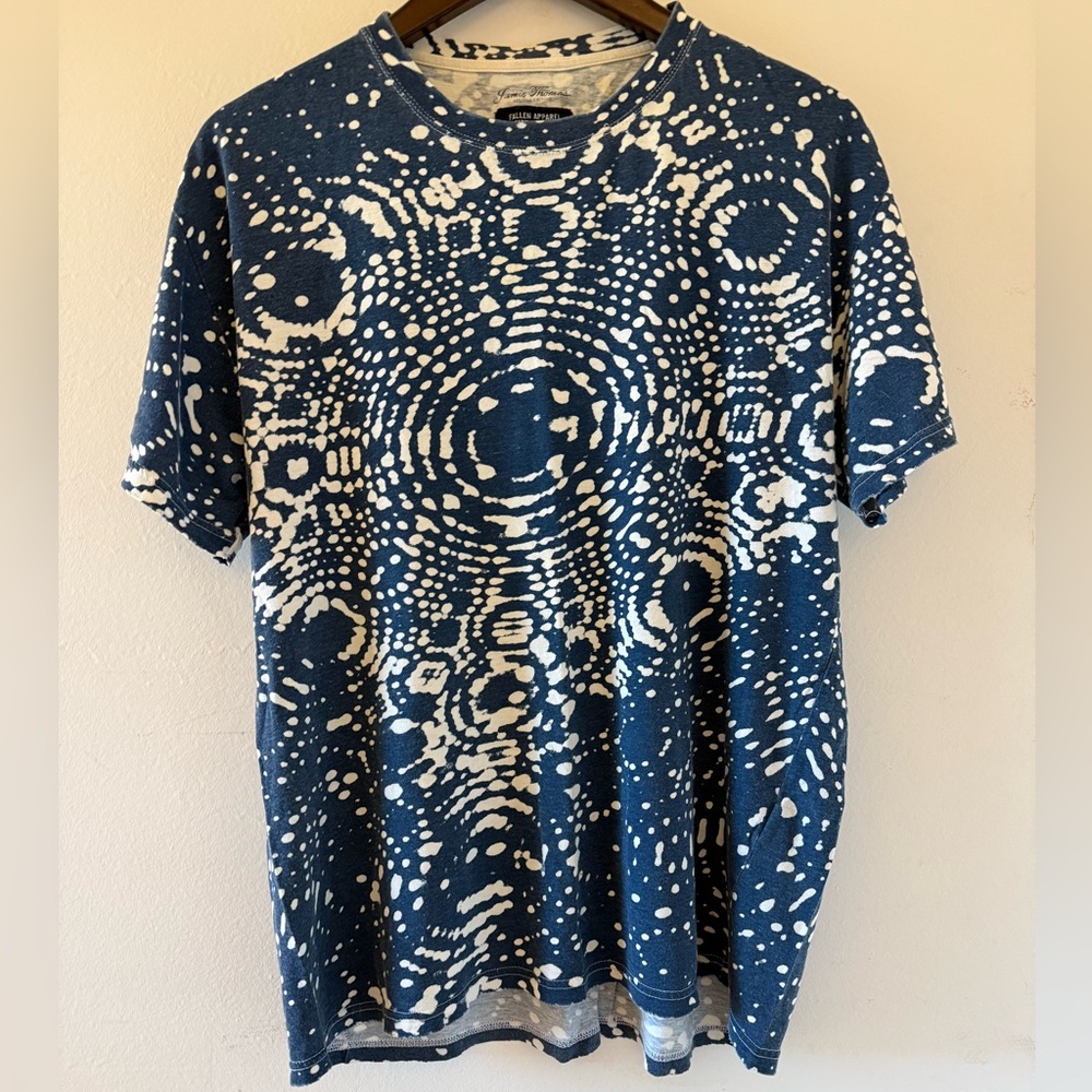 Vintage Jamie Thomas “Special Edition”  Men's Blue Patterned T-Shirt